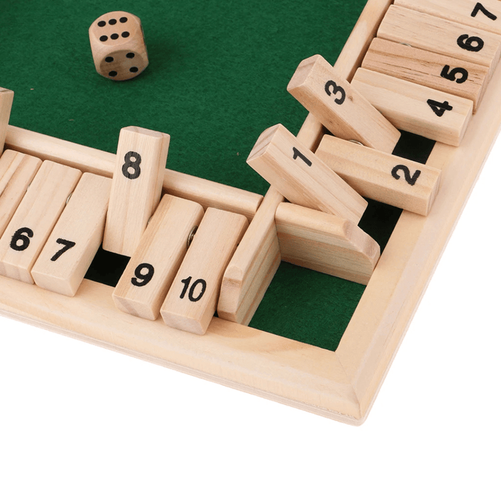 Verpackungsbild mit Holzklapp Duell™ Logo und Würfel-Icon – Geschenk­idee ab 3 Jahren

